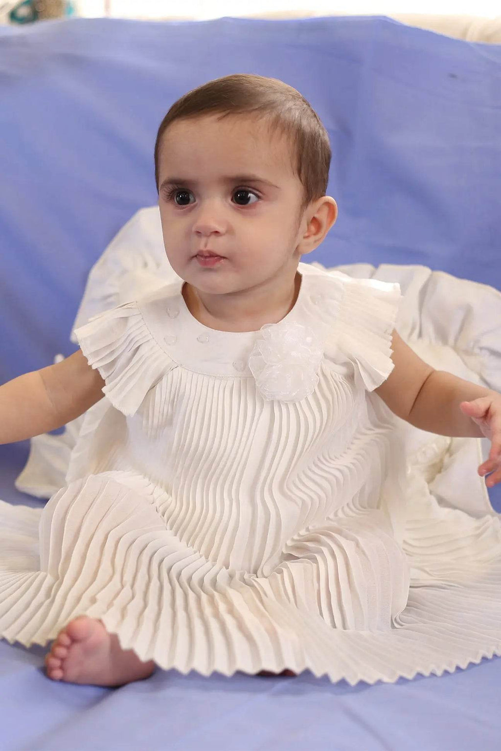 Newborn Bow Frock - White - Cute Kids